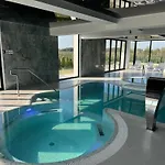 Nocleg ze śniadaniem Posh & 4*