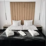 Posh & Nocleg ze śniadaniem 4*