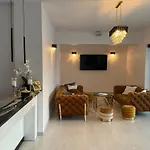 Nocleg ze śniadaniem Posh & 4*