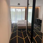 Nocleg ze śniadaniem Posh & 4*