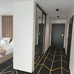 Posh & 4*