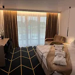 Nocleg ze śniadaniem Posh & 4*