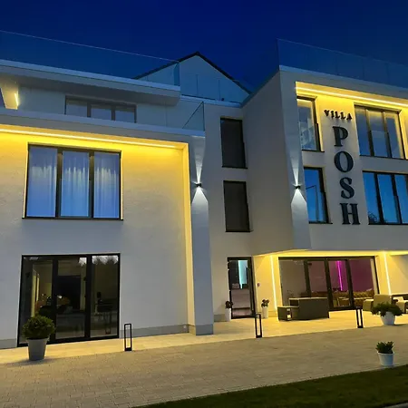 Posh & 4* Мендзыводзе