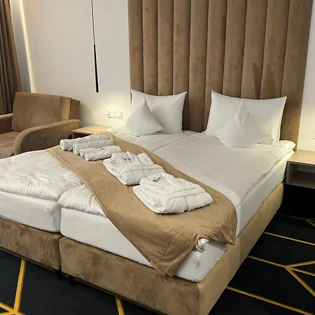 Posh & Bed & Breakfast