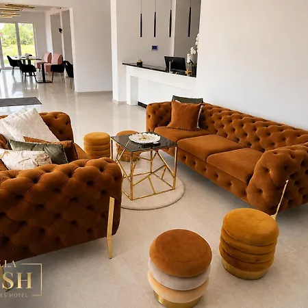 Posh & Bed & Breakfast 4*