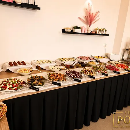 Posh & 4*