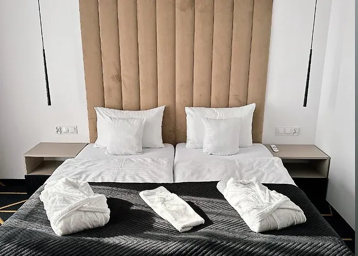 Posh & Bed & Breakfast 4*