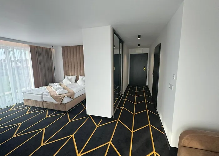 Posh & Bed & Breakfast 4*